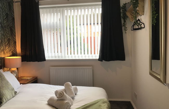 Modern 3-bed House With Parking Bamber Bridge, Preston - Foto 9