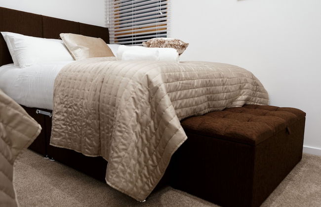 Live in Leeds Sky Penthouse - Photo 10