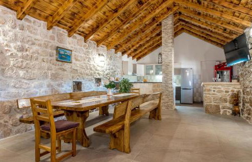 Awesome Home In Unesic - Foto 3