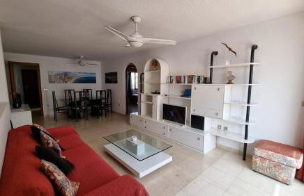 Ático con terraza y 2 habitaciones en casco antiguo - Foto 5