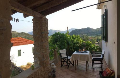 Lillian's Traditional House - Photo 11