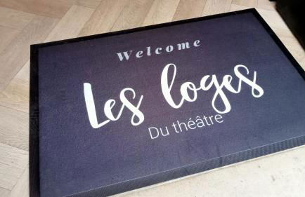 Les Loges Du Théatre 160m2 MAISON PRIVÉ 14 personnes MAX tout équipé a 200m de l'AVENUE DE CHAMPAGNE et toutes commodités DEGUSTATION CHAMPAGNE OFFERTE jacuzzi sauna jeux velos EMPLACEMENT EXCEPTIONNEL et CHIC - Foto 3