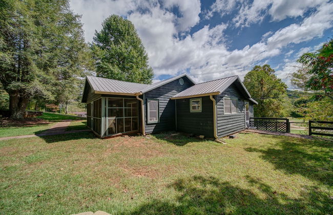 Moonshiner's Cabin Minutes From Two Wheels! - Foto 35