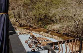 Lazy Bear Retreat by the Creek - Foto 15