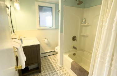 Sebago Lake Family Escape - sandy beach - swim - hike - ski - Foto 21