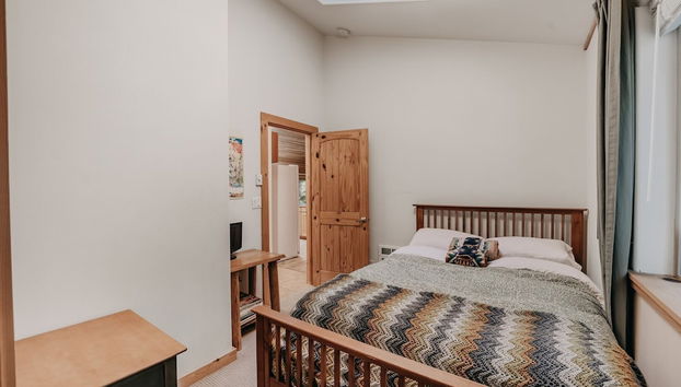 Glacier Springs Cabin #60 - Soaker Tub - Blu-Ray - Sleeps 4 - Foto 3, Habitación