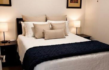 Lakeside luxury with hot tub and pool - Foto 18