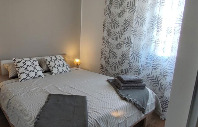 Stunning 2-bed House in Jezera With Sea Views - Foto 3