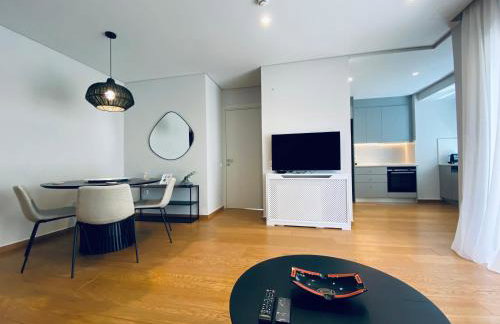 Athens Riviera 2-Bed Apt & Pool Access #Unoblu® - Photo 2