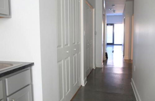 The Lawrencian Loft -2BD king & Queen beds, 2 BA - Foto 49