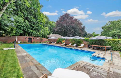 Private Resort Mansion with Pool - Foto 2