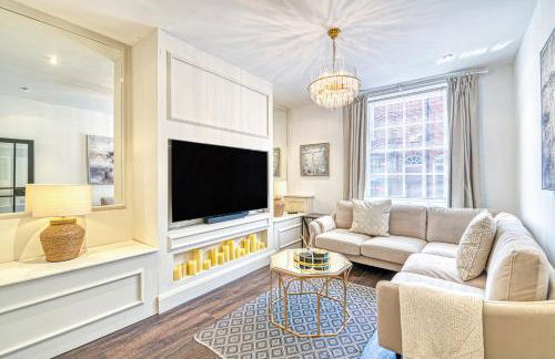 Luxury Georgian Townhouse with Cinema and parking - Photo 9