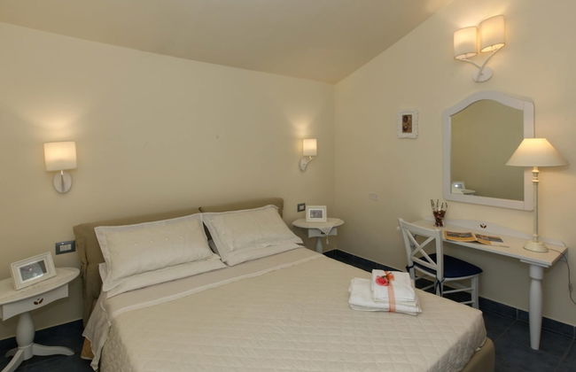 Villa with Salt Water & Heated Pool & Hot Tub near sea - Foto 17