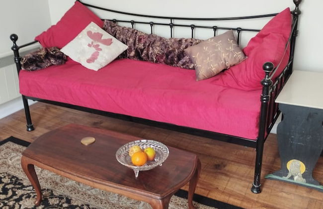 Golden Tides Seaside Retreat in Saint Leonards - Photo 7