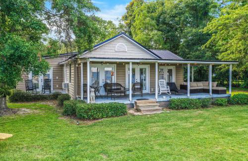 Dock and Fire Pit Lakefront Bonneau Home! - Foto 18