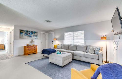 2 Mi to Three Sisters Springs Home with Patio - Foto 2