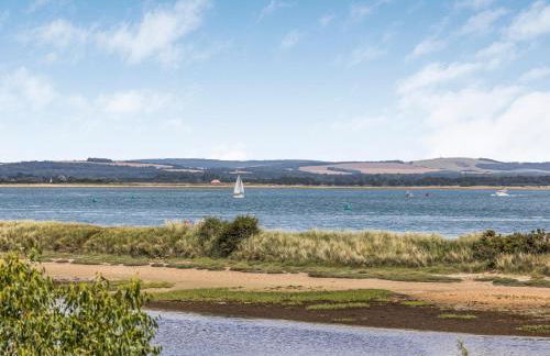 Breathtaking Home with Parking - Pass the Keys - Photo 40