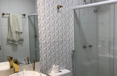 Sobrado casa de alto padrão, ar condicionado em todos os cômodos, aquecimento à gás, com piscina aquecida e área de festas - para o Show Rural 2026, fácil acesso a Rodovia 277 - Foto 9