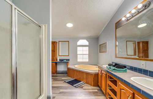 Charming Farmhouse in Morriston with Fenced Yard - Foto 17