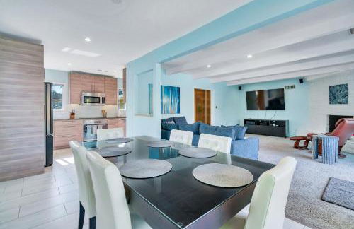 Modern Pool house with hot tub and relaxing backyard - Foto 47