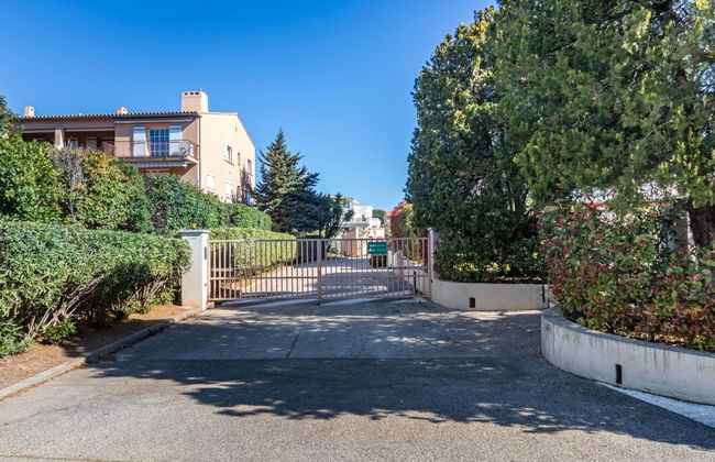 1 bedroom Apartment in Carqueiranne with garden - Photo 17