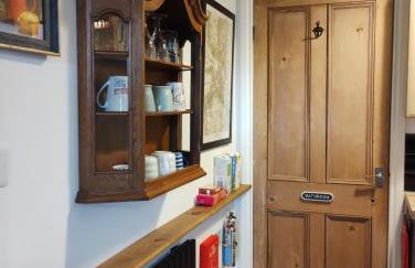 The Cabin - Great Views, Garden, Netflix, Near Town - Photo 9