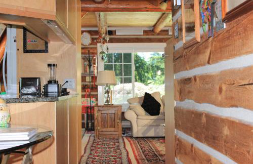 Entire cabin inside city limit - Foto 5