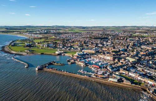 Sea View Luxury Apartment 3 bedrooms Free Parking - By Coast Apartments - Photo 43