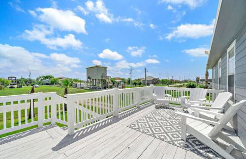 Cozy and charming getaway with deck, close to beach - Foto 24