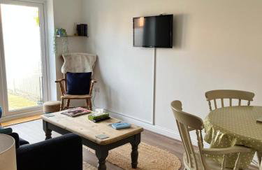 Tranquil 2-Bed Bungalow Near to Southwold - Photo 38