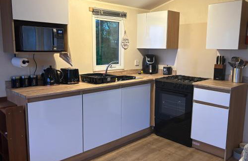 Lush Lake View - Photo 9