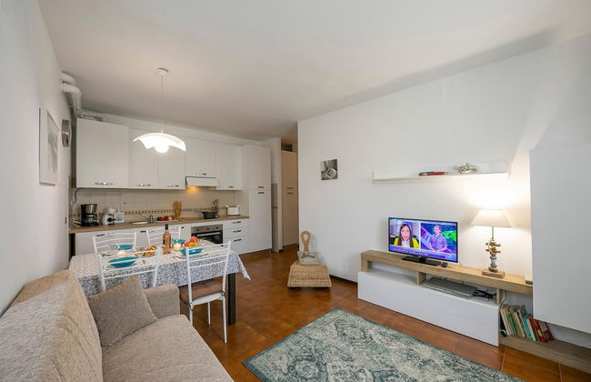 Alma - Near Lake in Sal - Photo 5