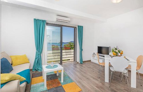 Apartmani D & J with Heated Pool & Stunning Sea View - Photo 137