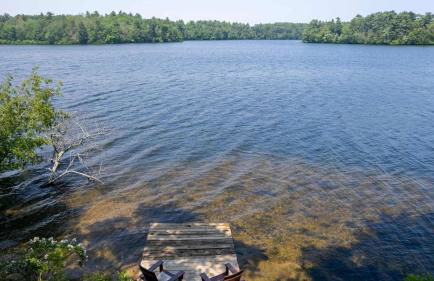 Family Lakefront Adventure House 3BR wFirepit & Scenic - Foto 27