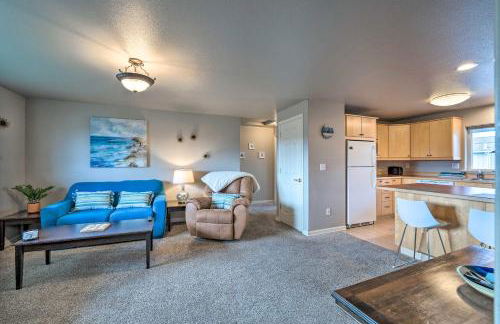 Apartment with Gas Fireplace about half Mi to Beach! - Foto 1