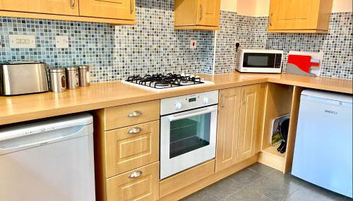 Oakley Vale House and Garden! Free Private Parking, TV, Fully Equipped - Foto 3, stove, toaster