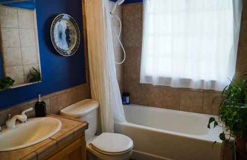 Wildland Gardens Farm House w Private Hot tub - Photo 19