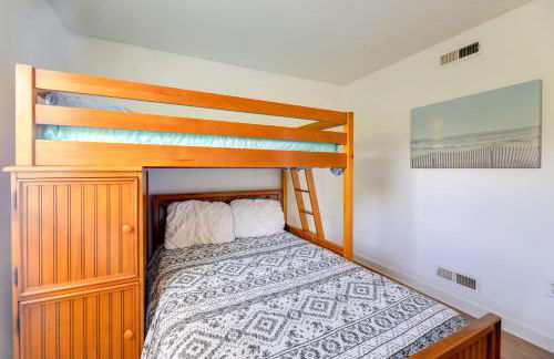 West of the Moon Ocean Apt with Beach Access! - Foto 14