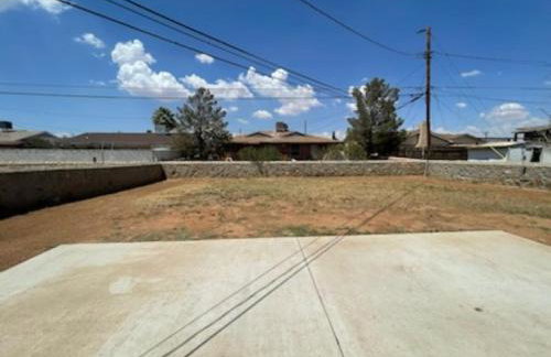 3BD, Pet Friendly House with Huge Backyard - Foto 7