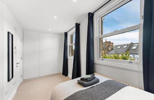 Stunning 4 Bedroom Abode in Zone 1 - Balcony - Sleeps 9 - Foto 24