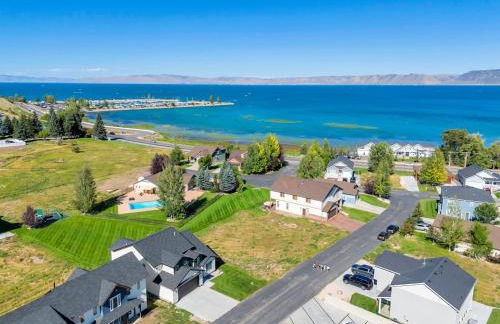 Dream Bear Lake Getaway w/ Hot Tub & Yard - Photo 51