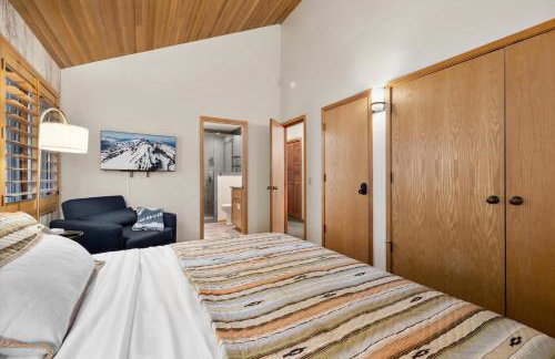 Treehouse Cabin Hot Tub Sauna Game Room - Foto 34