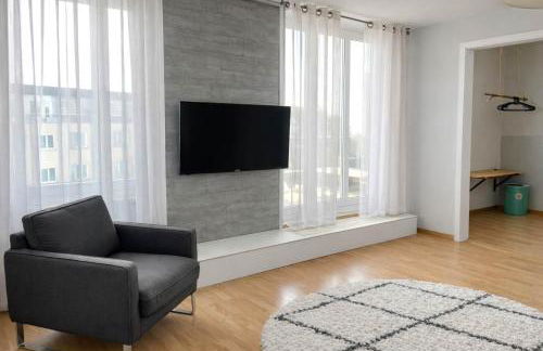 COOLEST Apartment in Berlin, easy Check-in, near BER Airport - Quiet&Cozy Penthouse - Photo 3