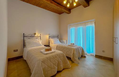 Private Pool & Jacuzzi with View by Host Hero - Foto 12