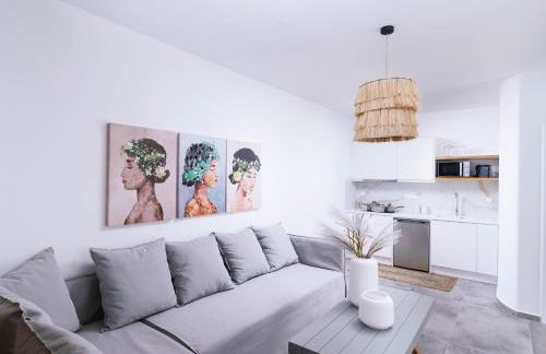 Sea View Luxury Villa White in Blue - Photo 14