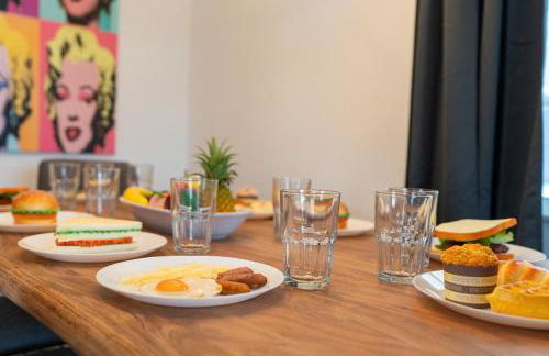 Modern Chic Getaway - Sleeps 11 - Palmwavestays - Foto 15