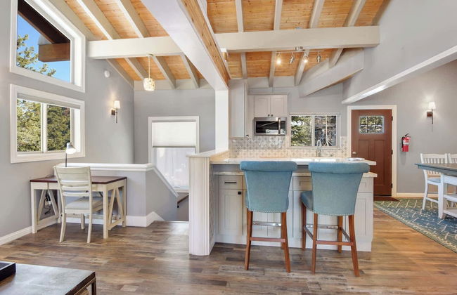 Alpine Chalet Nature Lovers Rejoice! Chic 4 BDR - Photo 40