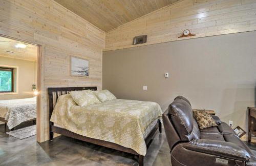 Modern Arcadia Farmhouse on 80 Acres with Fire Pit! - Foto 7