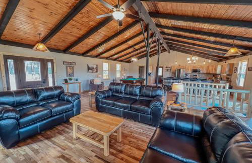 The Lodge at Hocking Hills - 2 Hot Tubs - 6 acres - Lake access - Photo 29