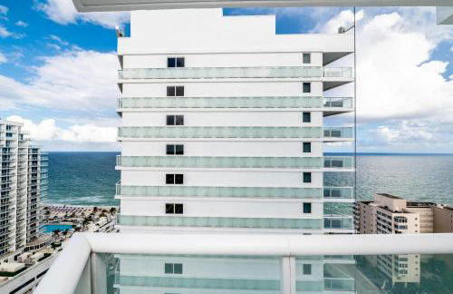 High Floor Luxury 2BR 2BA, Sleeps 6, Resort Access - Horizon by HomeStakes Stays - Foto 49
